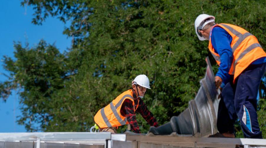 Professional gutter cleaning in Trion, GA